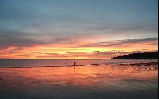 Semesterbostad Maisonnette Familiale, Piscine Et Terrain De Tennis -