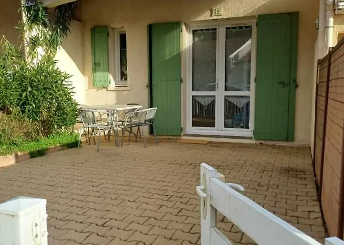 Semesterbostad Maisonnette Familiale, Piscine Et Terrain De Tennis - *