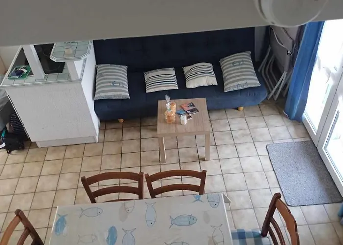 Semesterbostad Maisonnette Familiale, Piscine Et Terrain De Tennis -